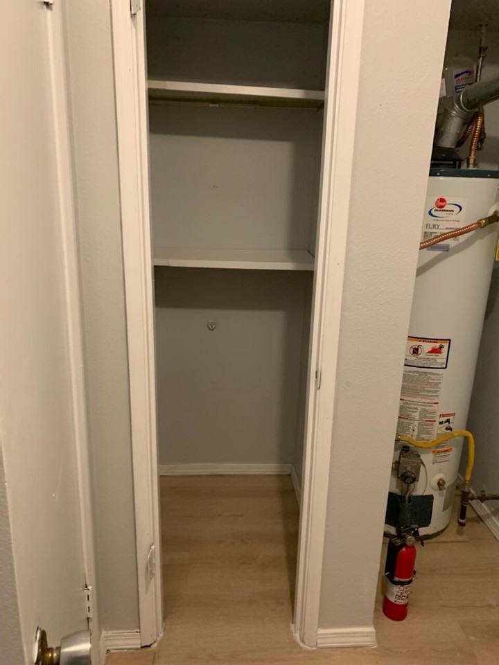 3716 Bryn Mawr Dr Ne #D - Photo 3 of 10