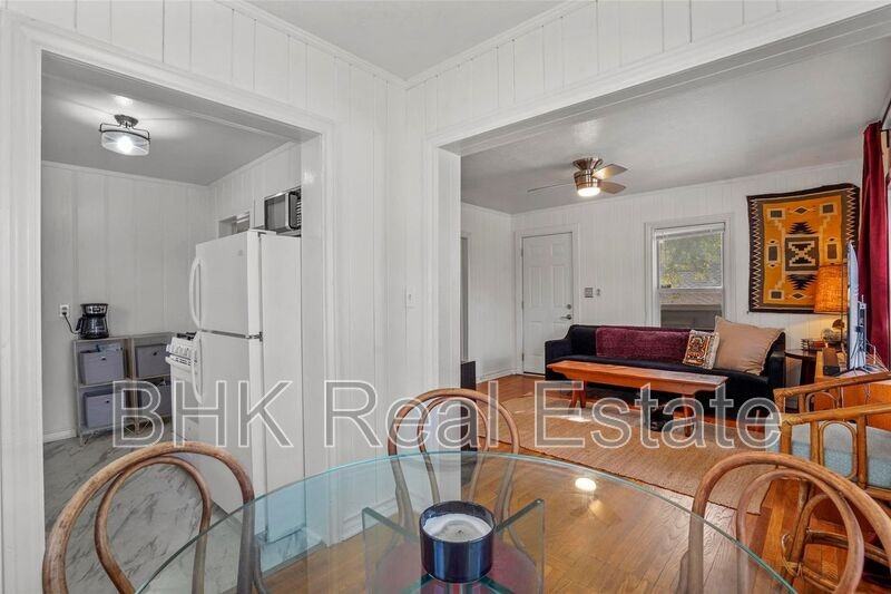 1915 Clover Ln - Photo 4 of 10