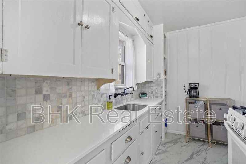 1915 Clover Ln - Photo 5 of 10