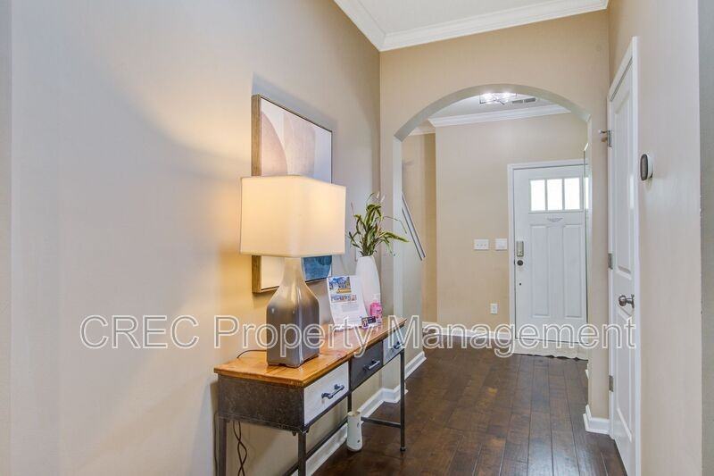 202 Center Hill Ct - Photo 7 of 44