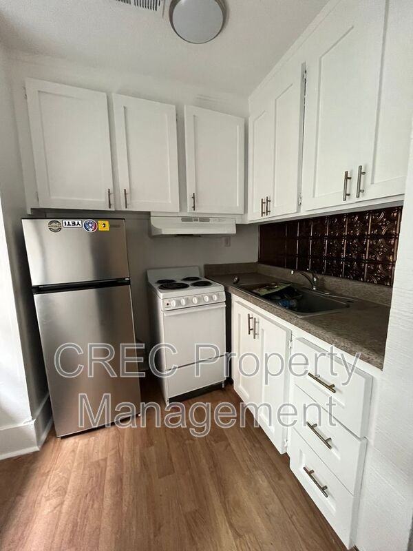 293 King St #5 - Photo 3 of 7