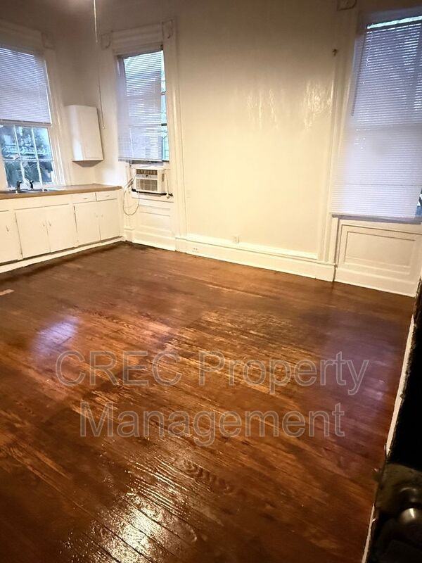 121 Smith St #3 - Photo 6 of 9