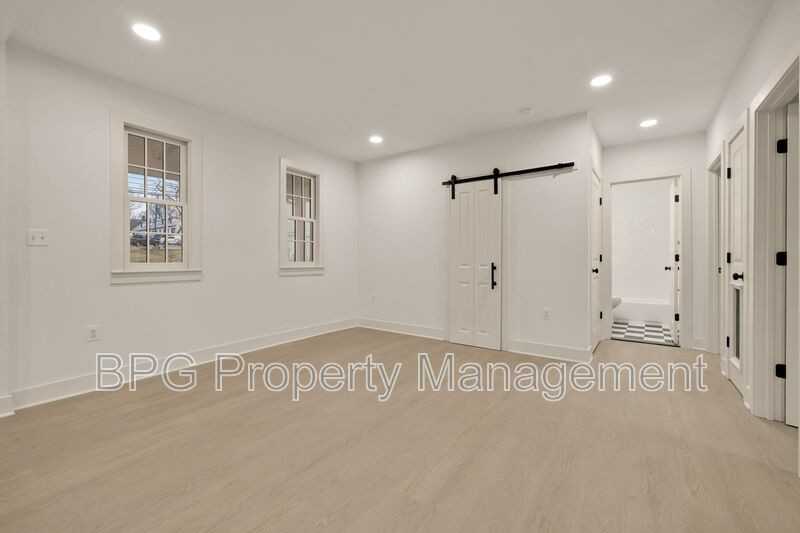 96 E Lee St #B - Photo 6 of 24