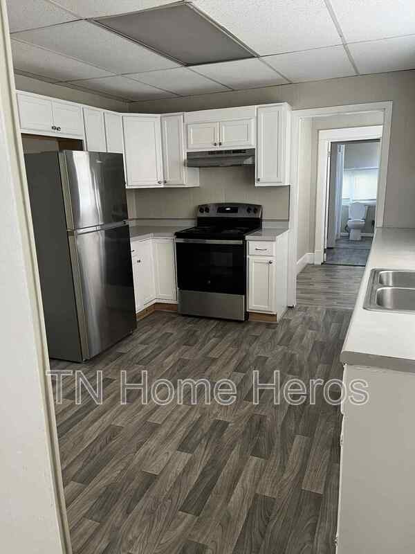 505 E Morelia Ave - Photo 2 of 10