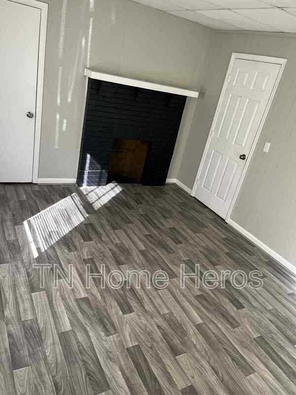 505 E Morelia Ave - Photo 3 of 10