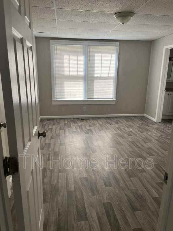 505 E Morelia Ave - Photo 5 of 10