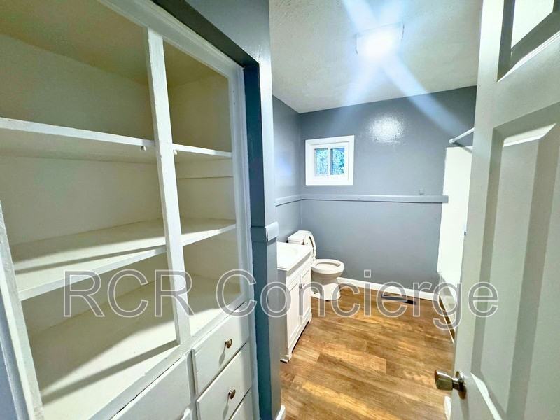 2294 Minnesota Ave - Photo 5 of 23