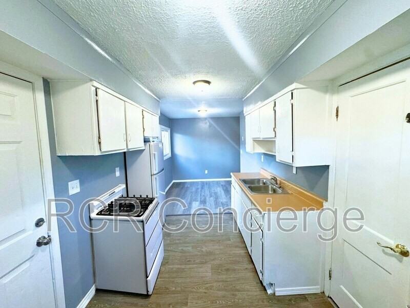 2294 Minnesota Ave - Photo 6 of 23