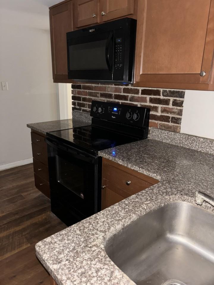 5501 Babcock Blvd #9 - Photo 4 of 7