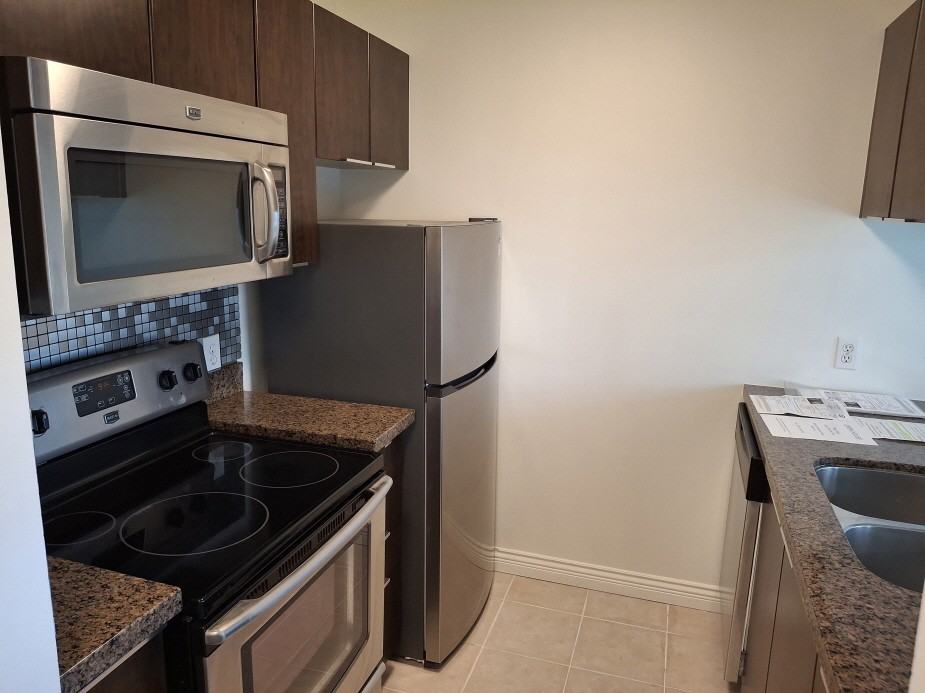 438 Seymour Street #805 - Photo 3 of 14