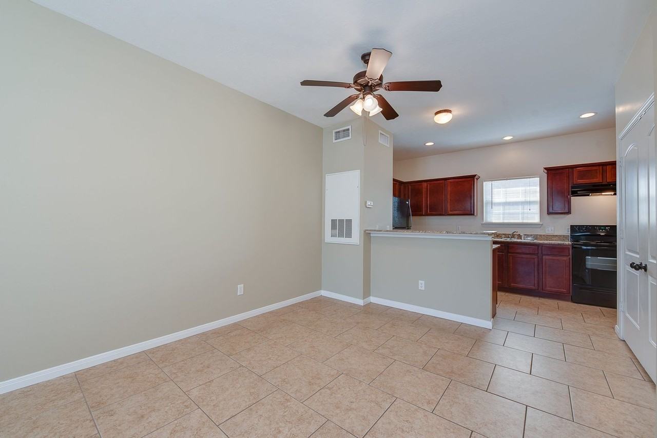 Richmond Ridge Townhomes - RR - Photo 3 of 19