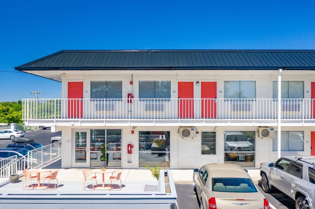 Sohana Apartments - Photo 4 of 6