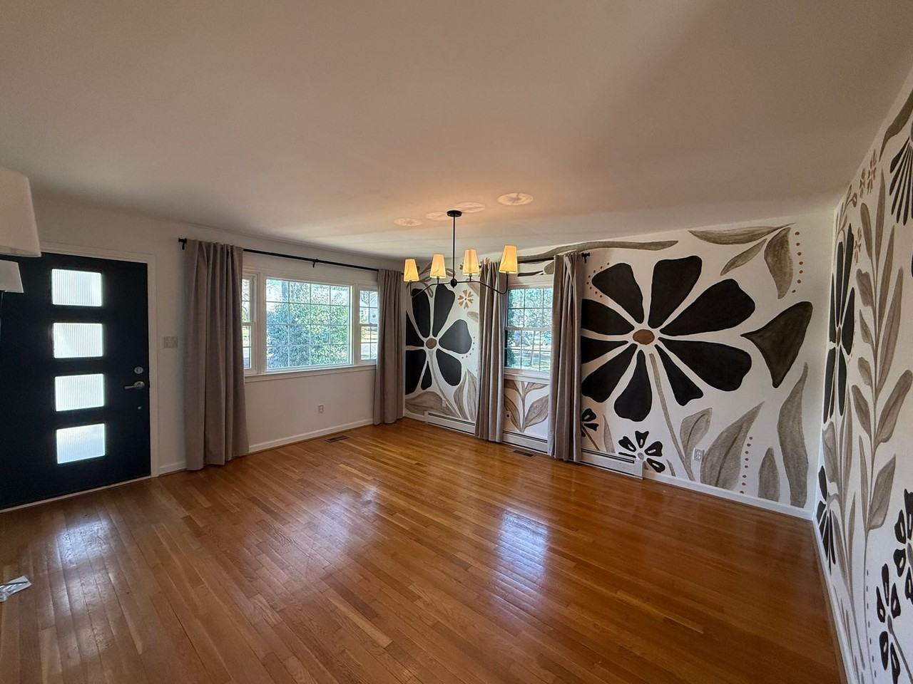 6523 Kensington Ave - Photo 4 of 22