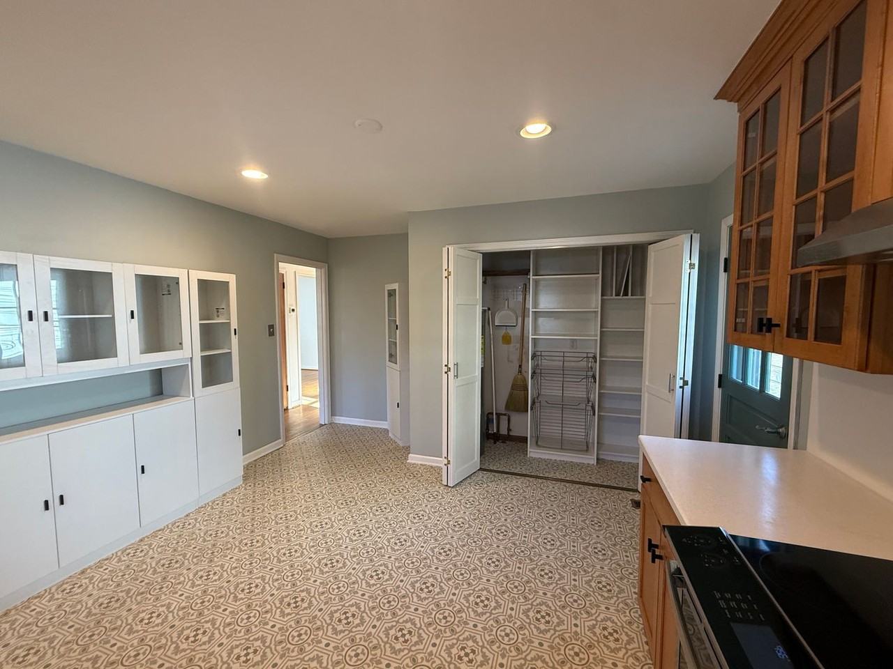 6523 Kensington Ave - Photo 7 of 22