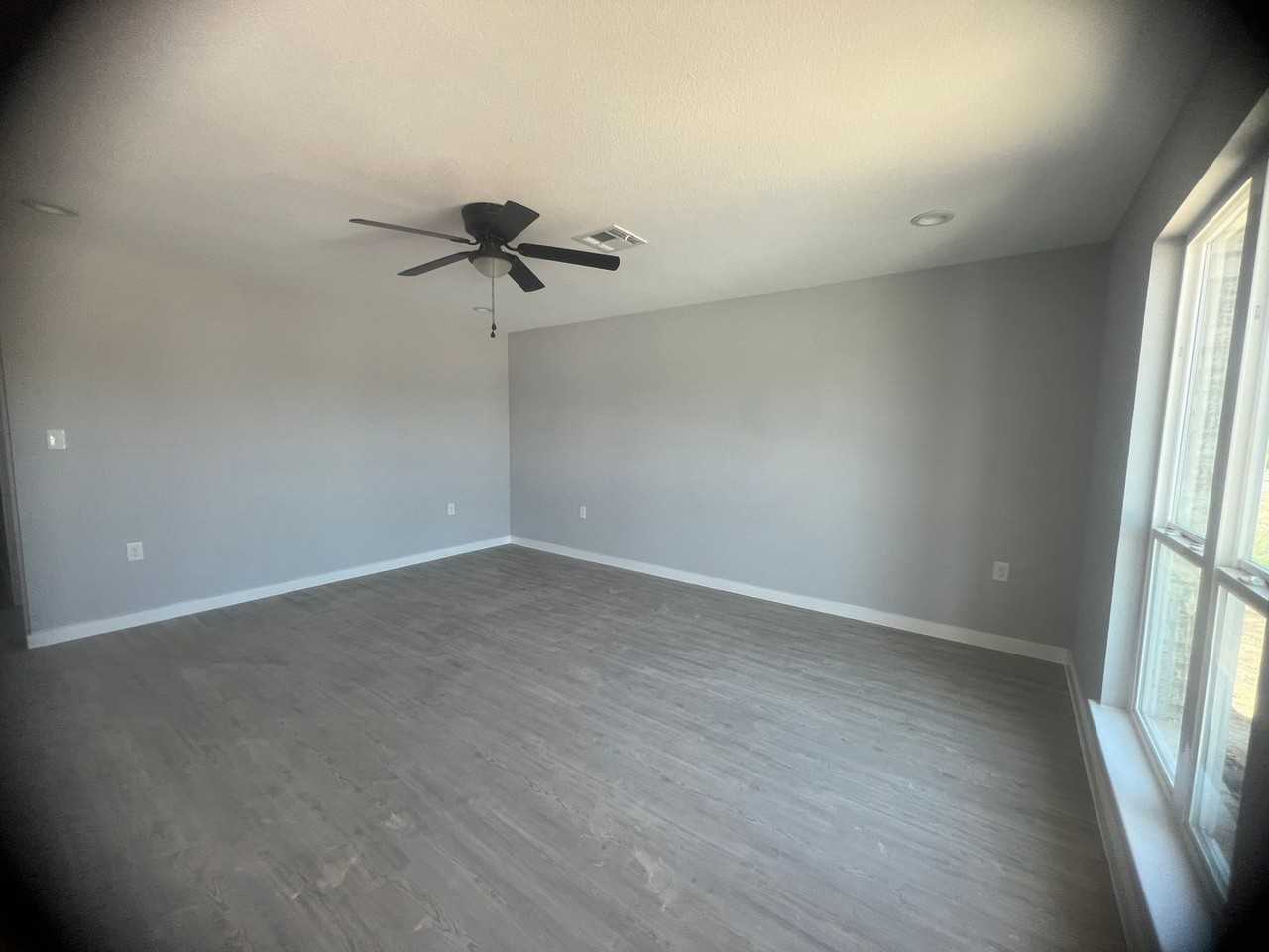 4305 Bellcrest St - Photo 3 of 10