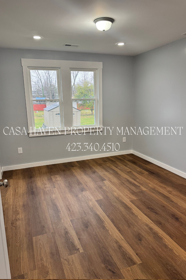 913 E Myrtle Ave #1 - Photo 7 of 10