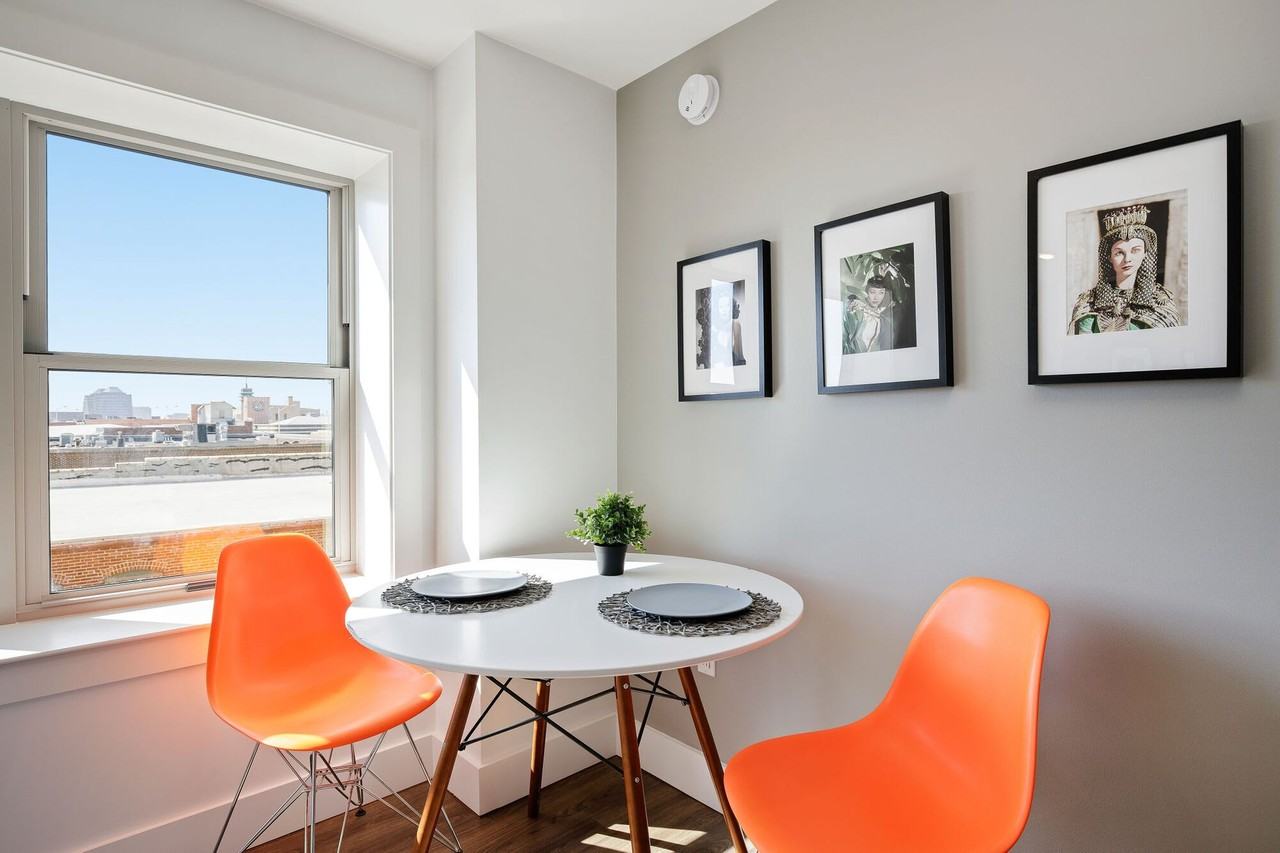 The Netherland Apartments - Photo 5 of 35