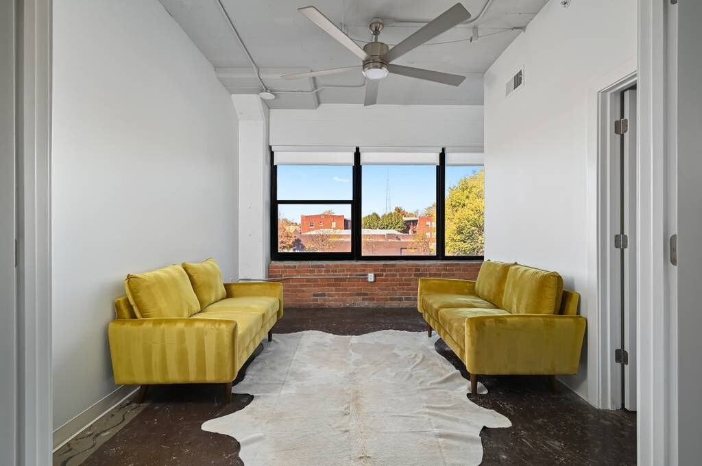 The Monarch Apartments - Photo 3 of 15