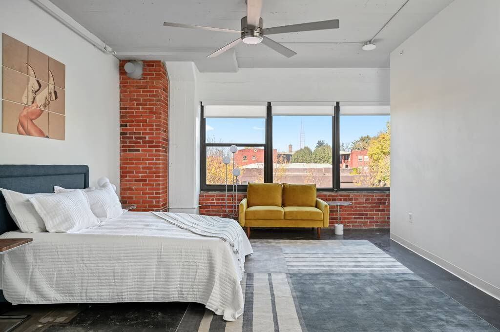 The Monarch Apartments - Photo 6 of 15