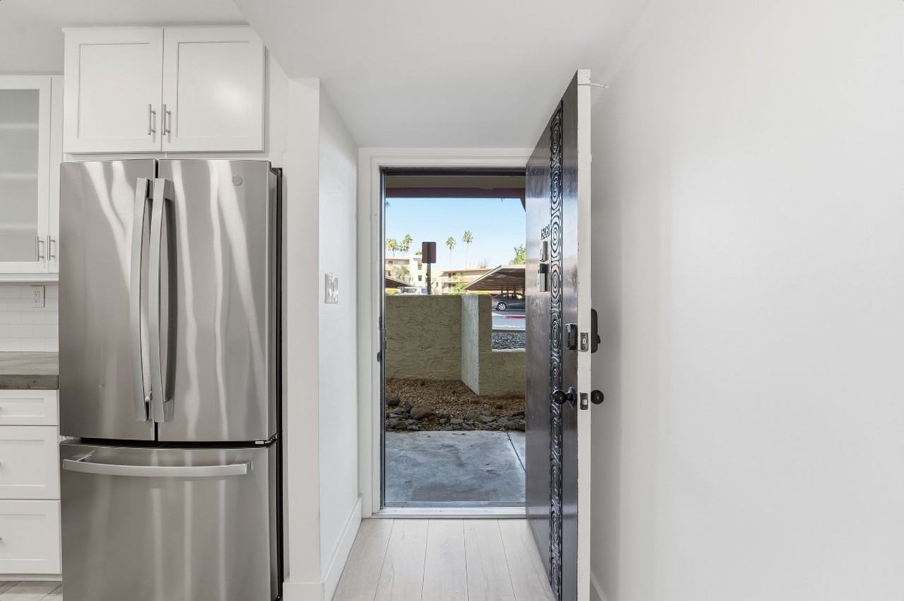 7625 E Camelback Rd - Photo 5 of 26