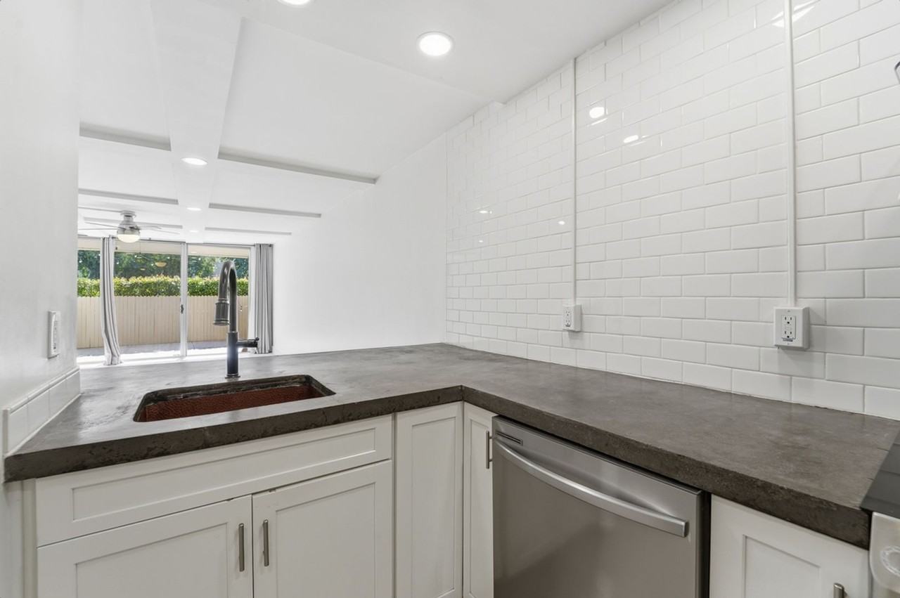 7625 E Camelback Rd - Photo 6 of 26