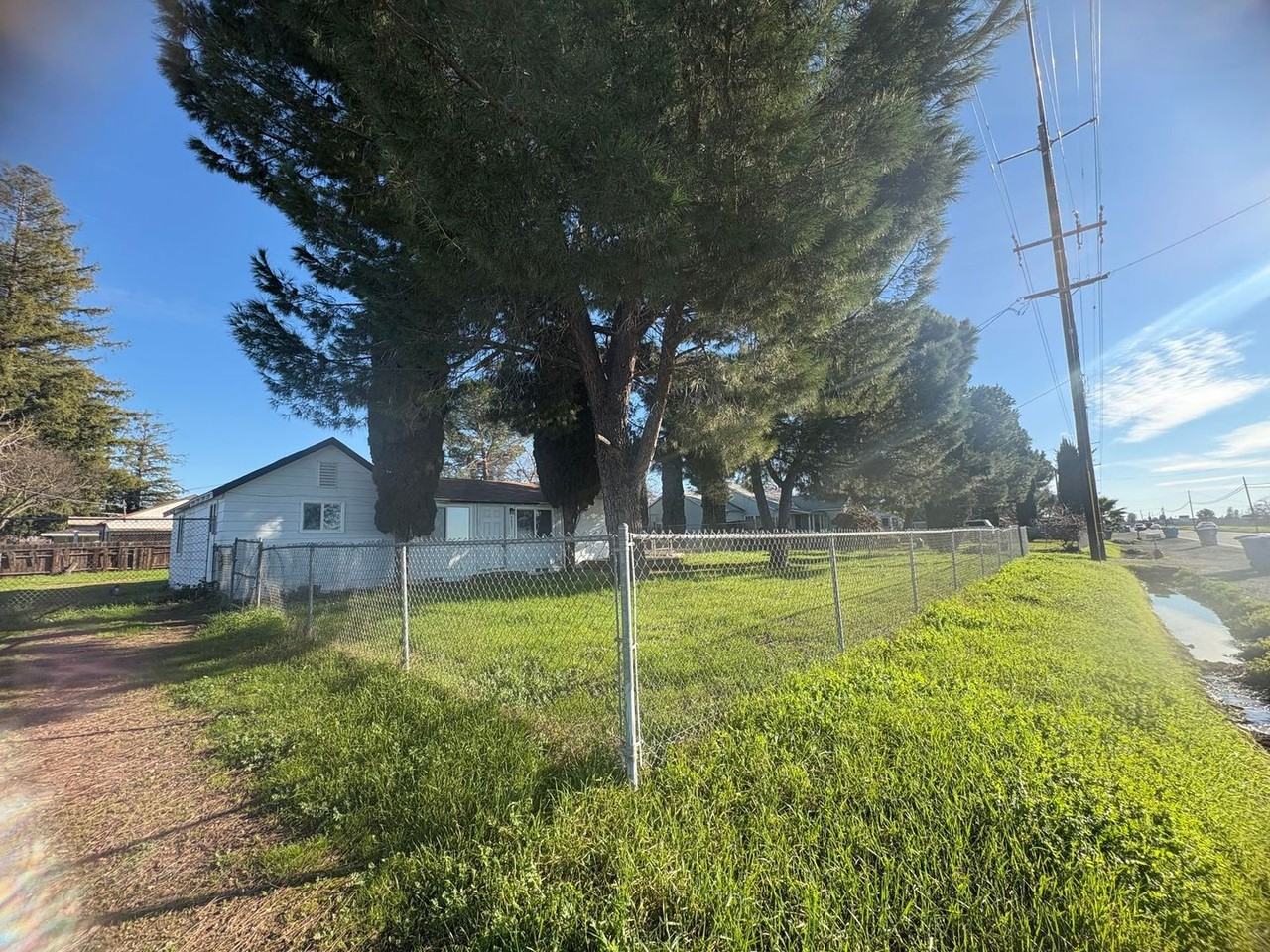 4633 Arboga Rd - Photo 2 of 13