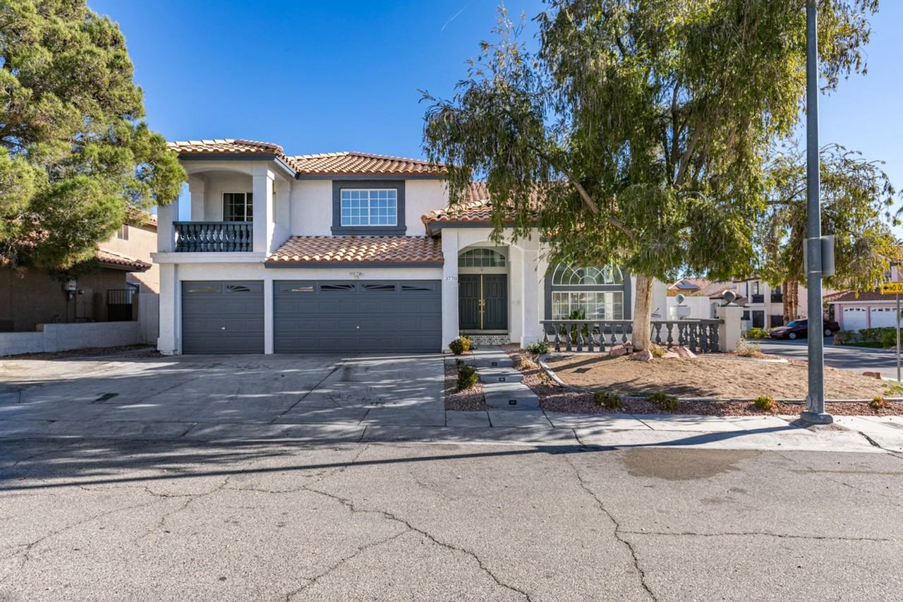 3770 Moss Ridge Ct - Photo 2 of 50