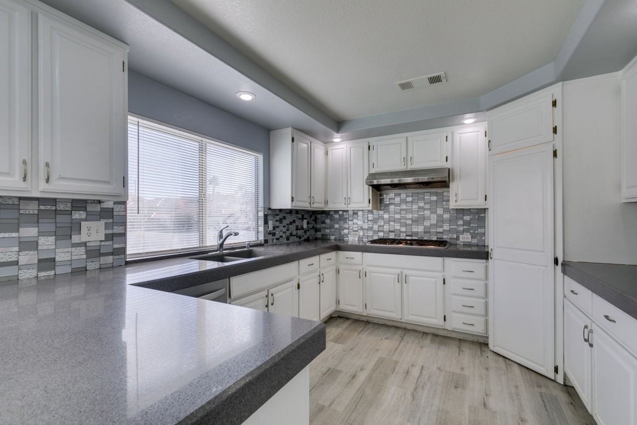 3770 Moss Ridge Ct - Photo 3 of 50