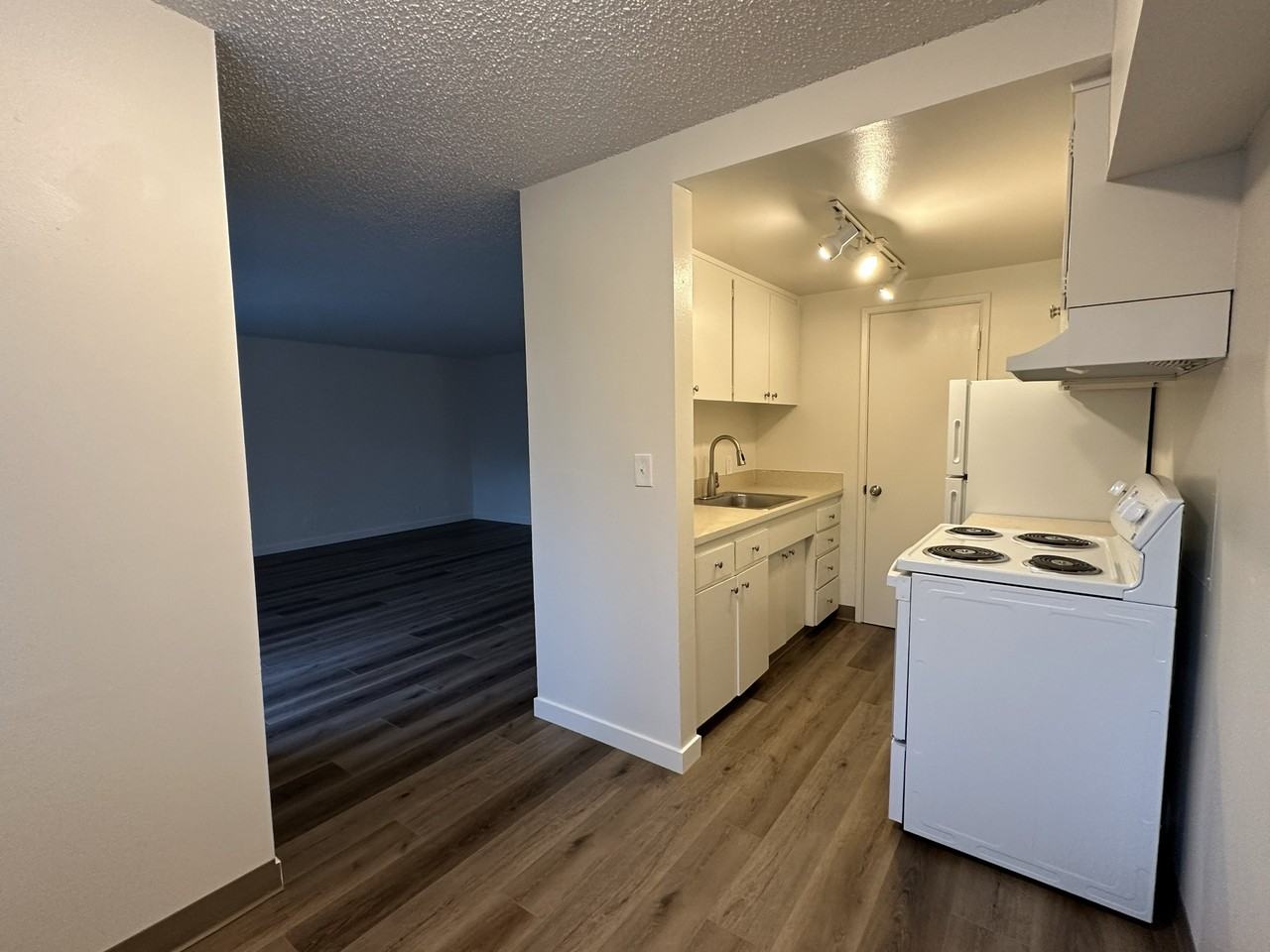 Spar: 4209 30th Ave SW - Photo 5 of 13