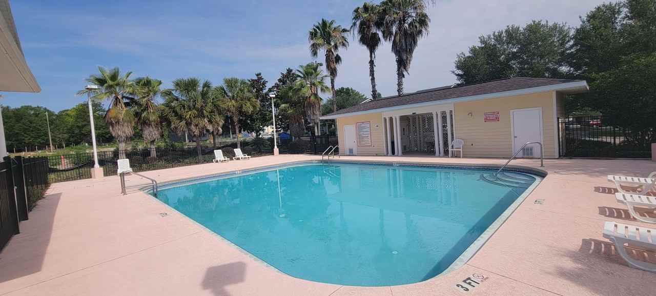 1571 Nw 29th Rd #6 - Photo 2 of 28