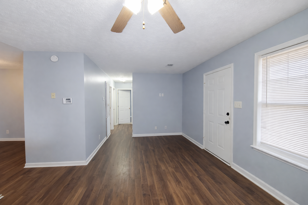 1134 Timothy Ave - Photo 5 of 33