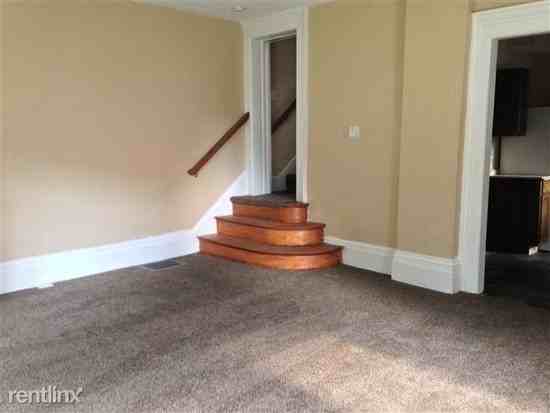 124 W Pearl St - Photo 2 of 12