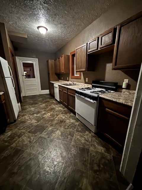 124 W Pearl St - Photo 3 of 12