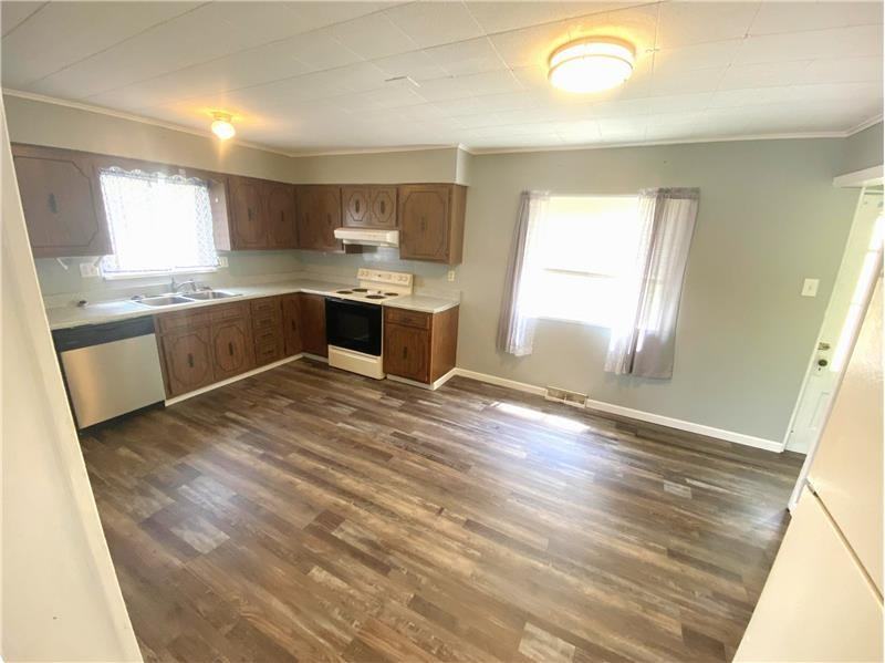 2708 Cleveland Ave - Photo 3 of 8