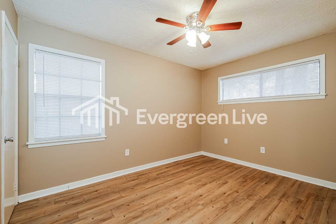 205 Larado Dr - Photo 7 of 15