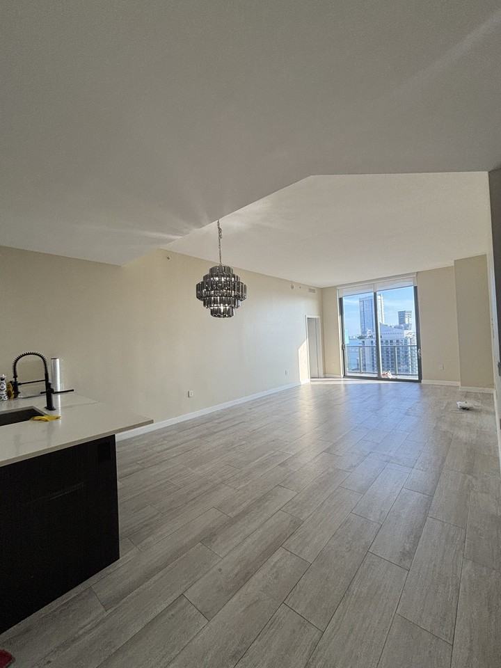 SW 10th St & S Miami Ave - Photo 3 of 31