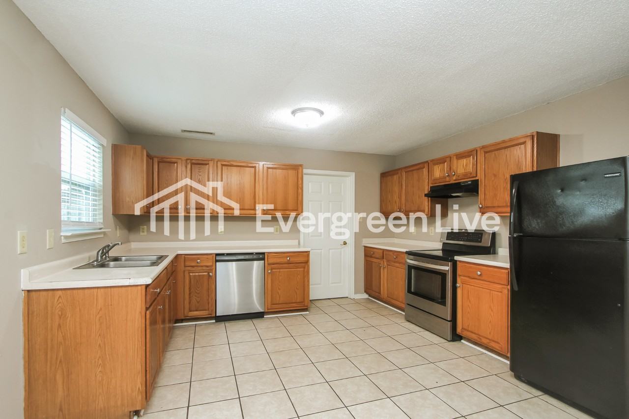 1806 Sonesta Ln - Photo 5 of 15