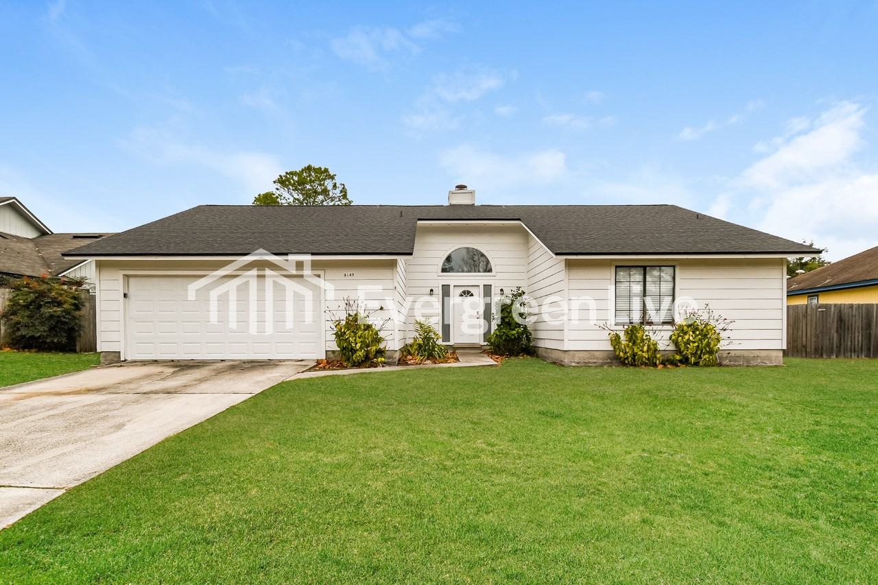 8149 Amberwood Ct - Photo 5 of 17