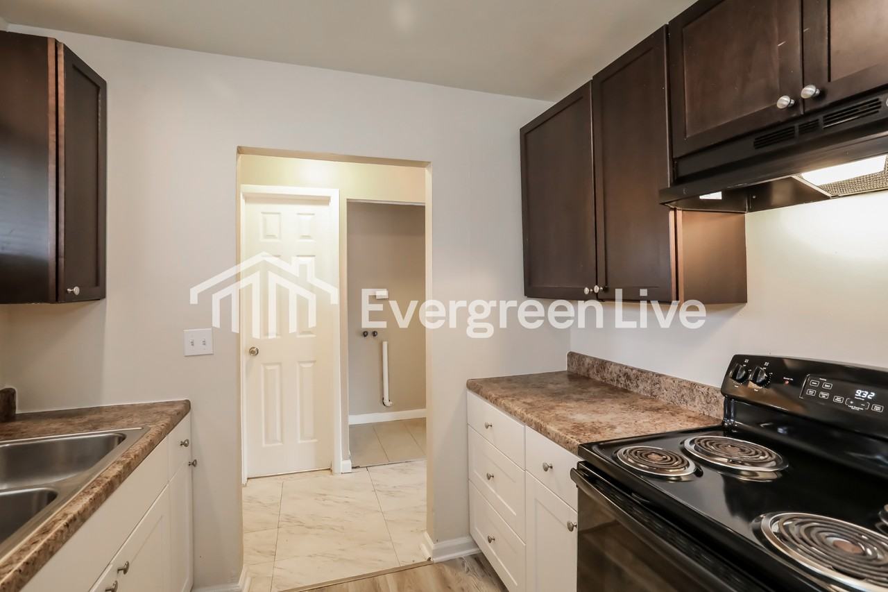 1277 Landis Ln - Photo 5 of 15