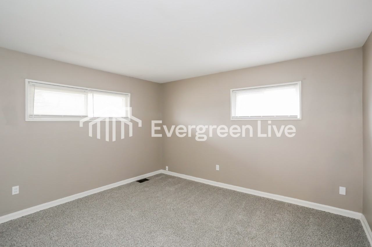 1277 Landis Ln - Photo 7 of 15