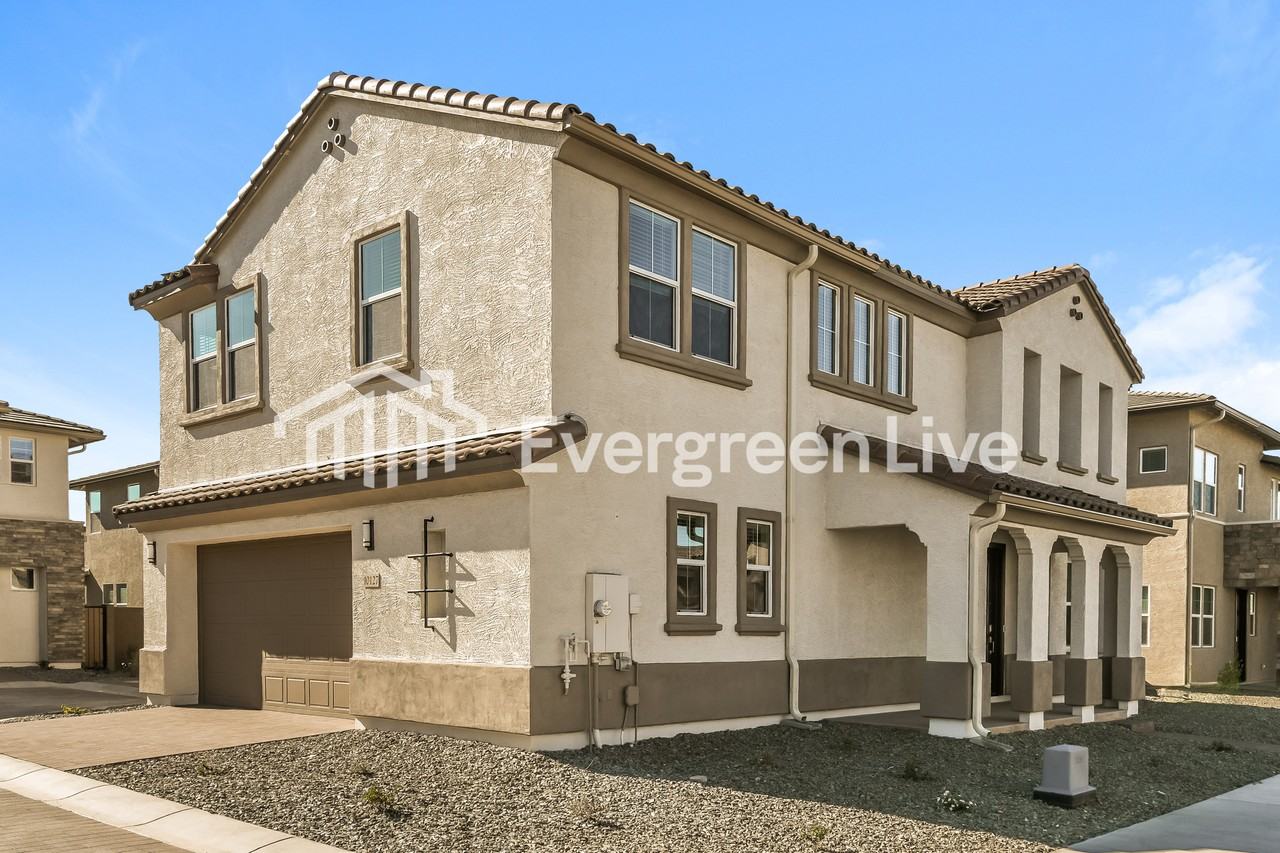 10127 E Ulysses Ave - Photo 2 of 15