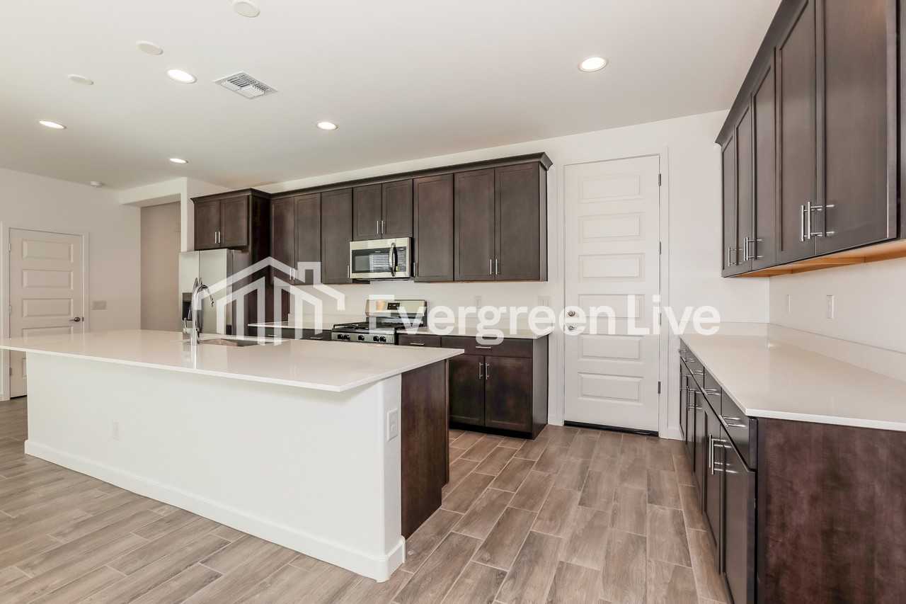 10131 E Ulysses Ave - Photo 5 of 15