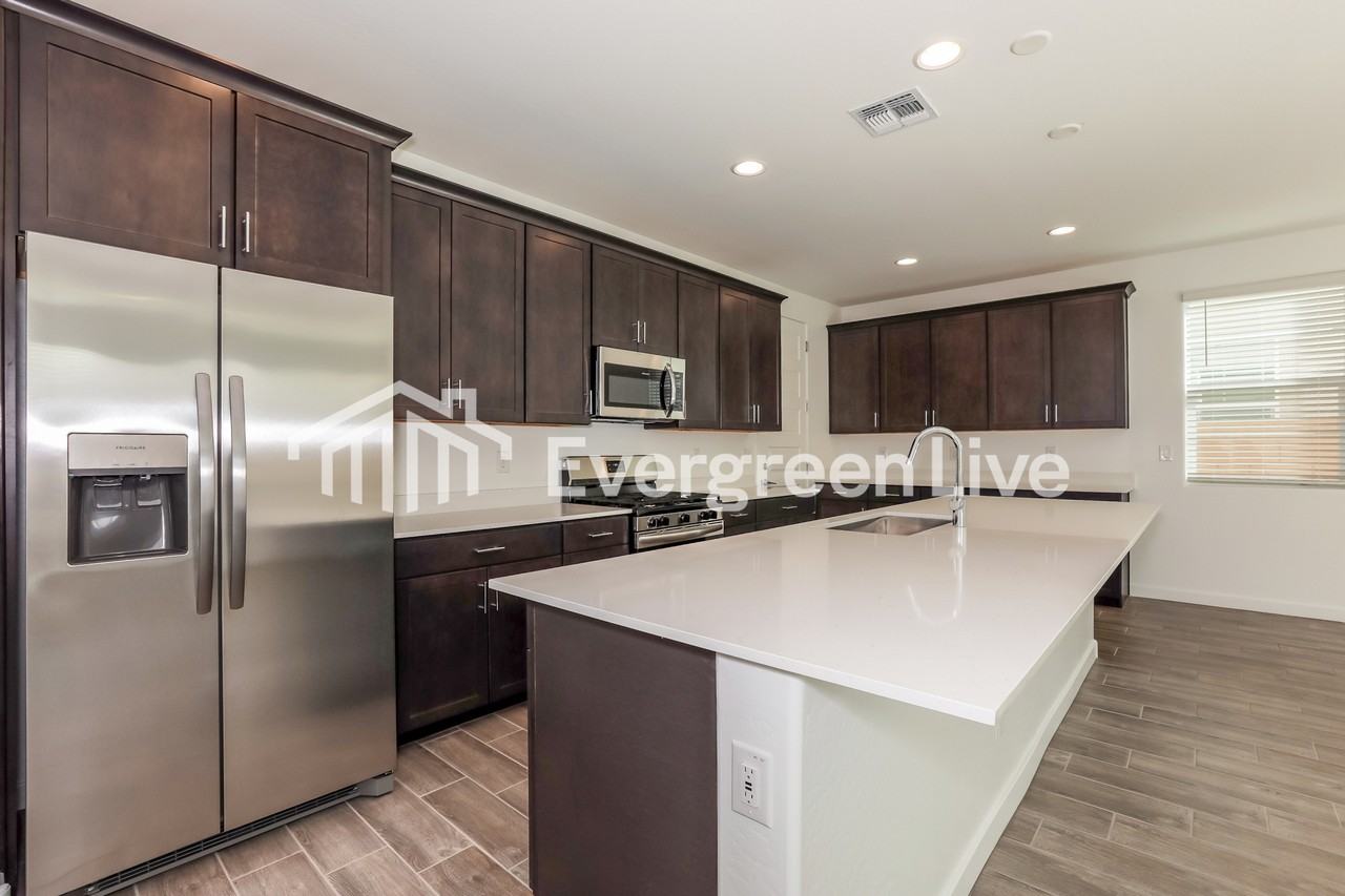 10131 E Ulysses Ave - Photo 6 of 15