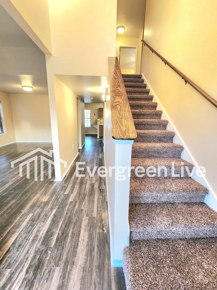 221 Fireball Dr - Photo 3 of 21