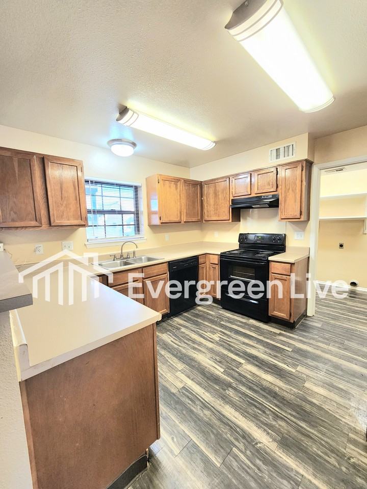 221 Fireball Dr - Photo 7 of 21