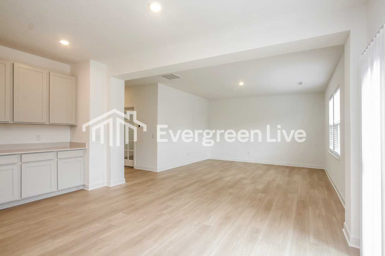 3597 Copley Ct - Photo 4 of 16