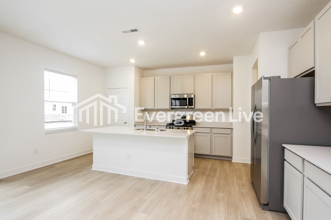 3597 Copley Ct - Photo 5 of 16