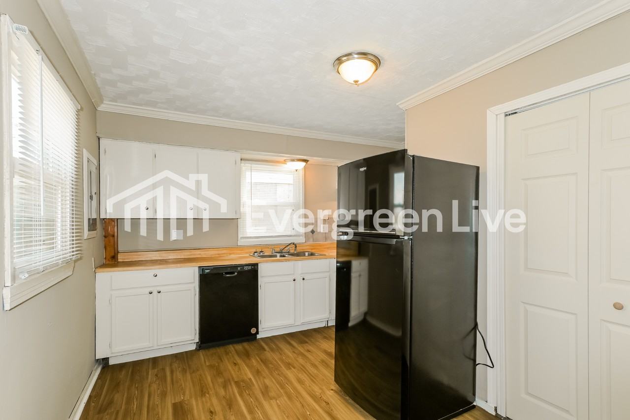 13 Saint Benedict Ct - Photo 6 of 15