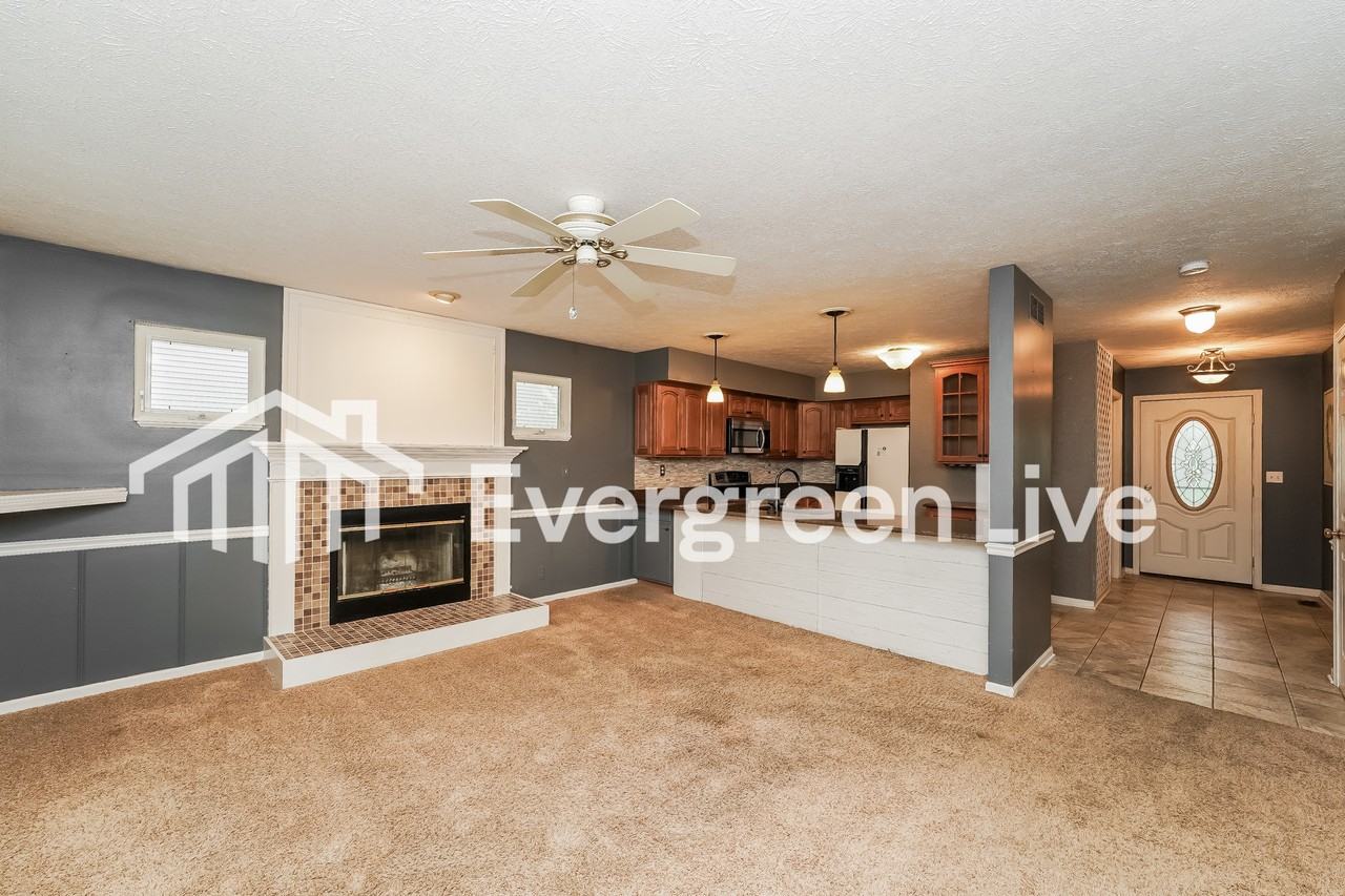 33966 Harding Ave - Photo 4 of 10