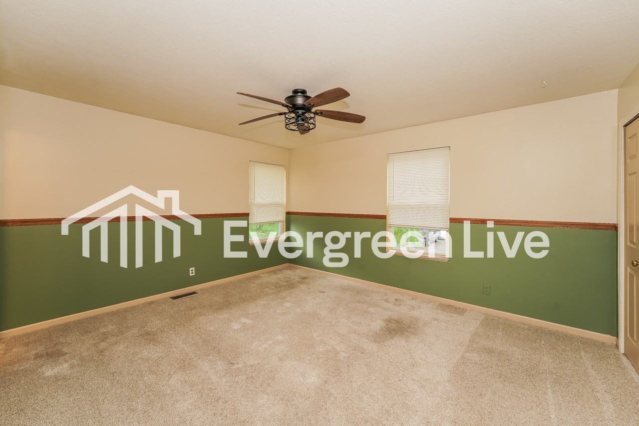 33966 Harding Ave - Photo 6 of 10